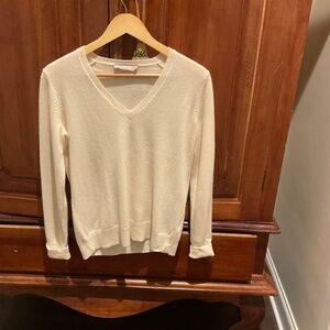 Everlane  Women’s The Classic V  Neck  Cashmere Sweater, Color Cream,  Size S